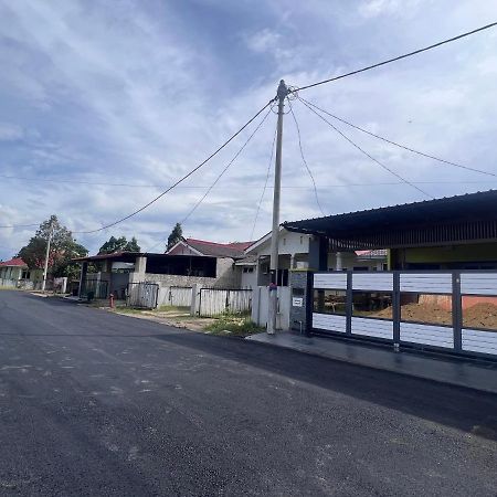 Auranad Guest House Tanah Merah Wifi-Netflix מראה חיצוני תמונה